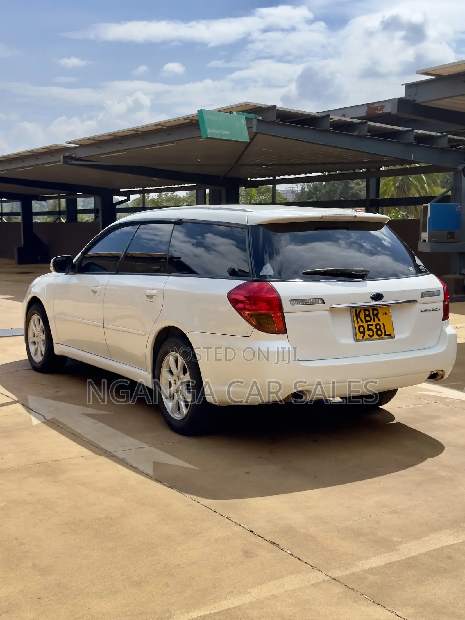 Subaru Legacy 2.0 2005 White