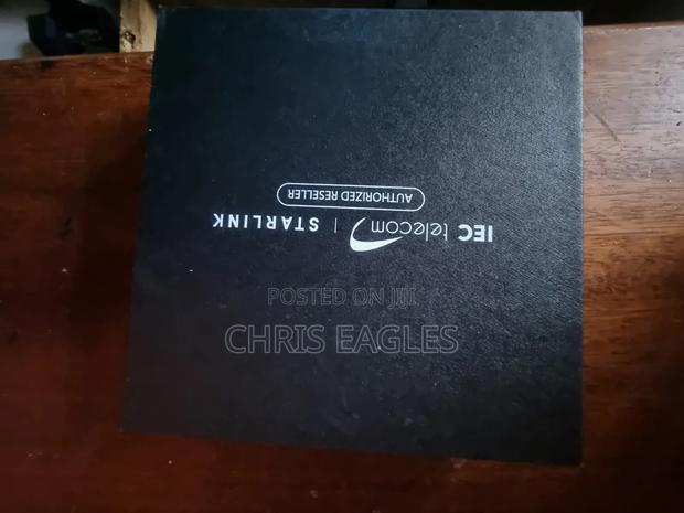 Starlink Wireless Charger - main view
