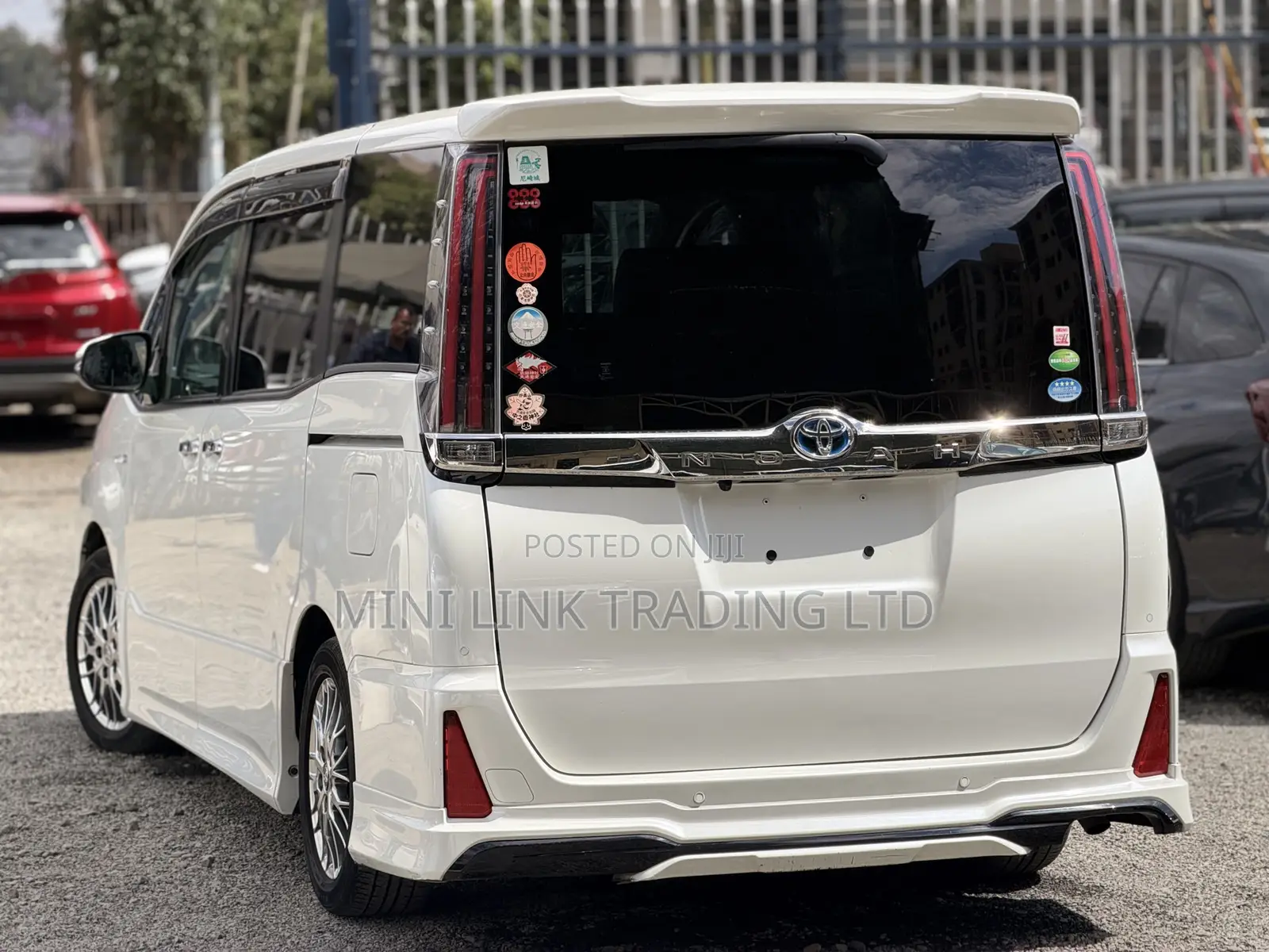 Toyota Noah 1.8 FWD Hybrid (7 seater) 2019 Pearl
