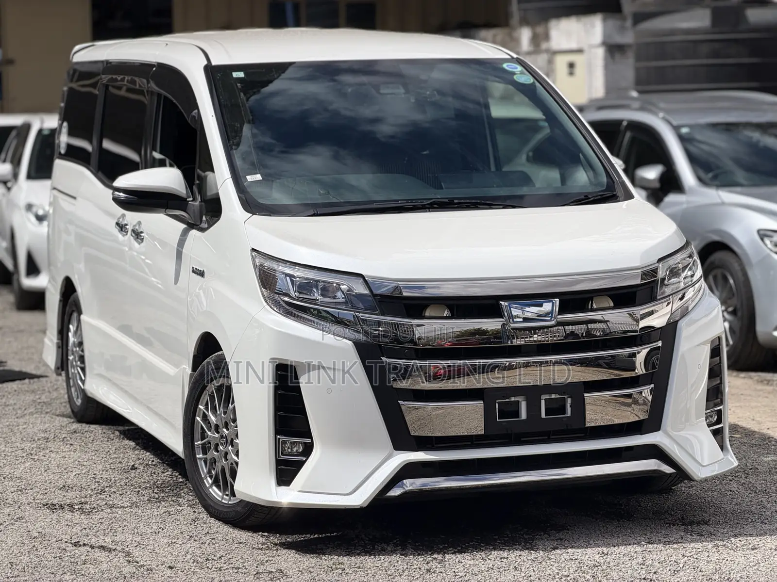 Toyota Noah 1.8 FWD Hybrid (7 seater) 2019 Pearl