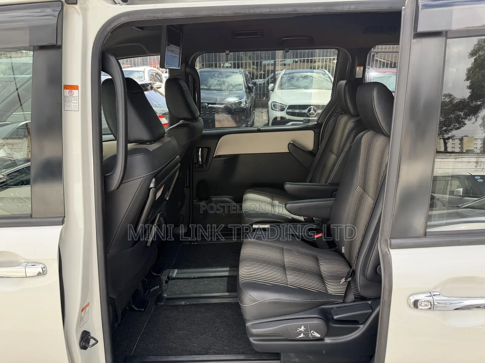 Toyota Noah 1.8 FWD Hybrid (7 seater) 2019 Pearl