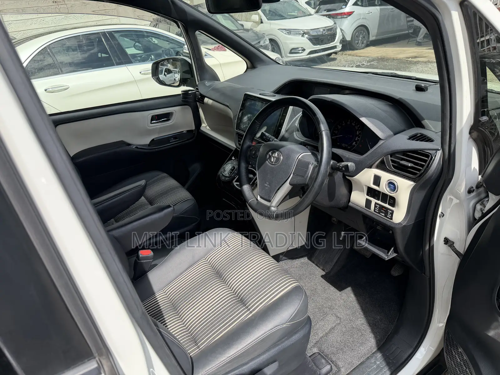 Toyota Noah 1.8 FWD Hybrid (7 seater) 2019 Pearl