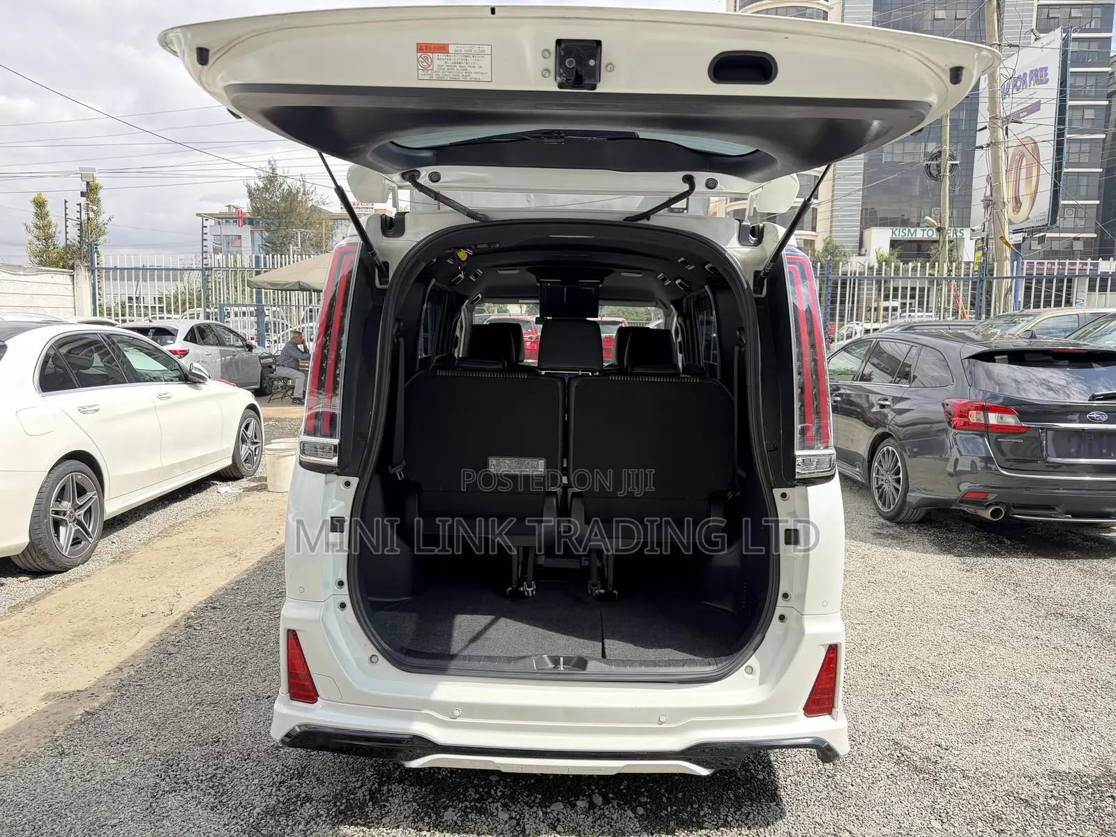 Toyota Noah 1.8 FWD Hybrid (7 seater) 2019 Pearl