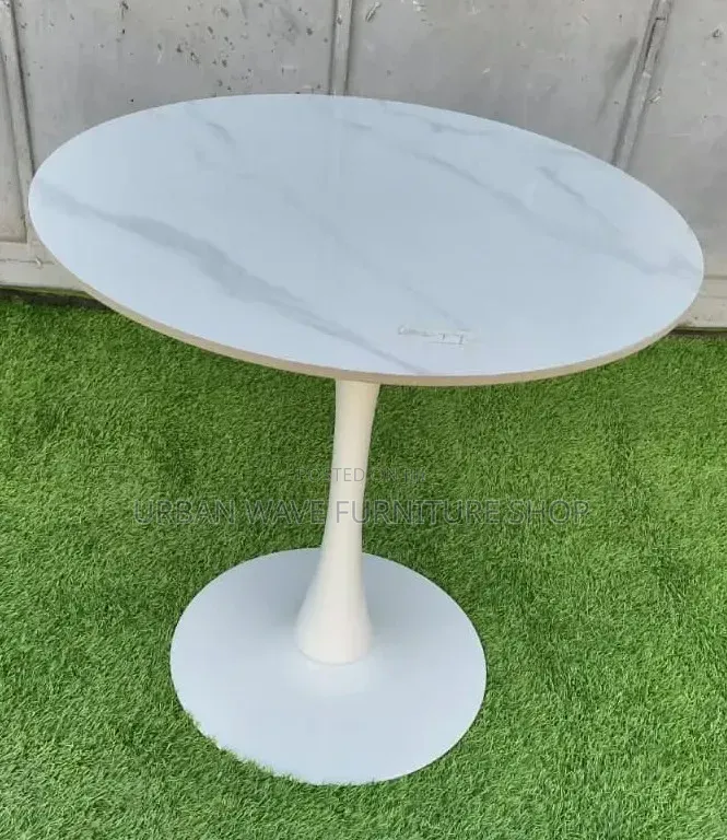 Queen's Side Cocktail Tables