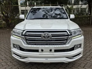 Toyota Land Cruiser 4.6 V8 ZX 2017 White