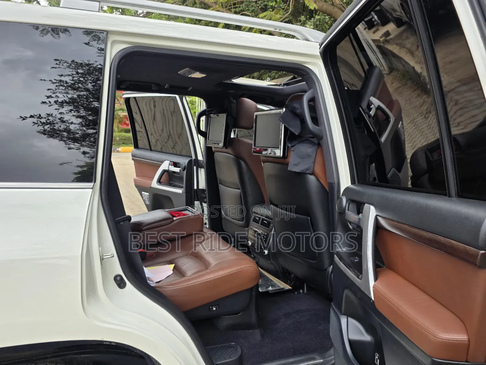 Toyota Land Cruiser 4.6 V8 ZX 2017 White