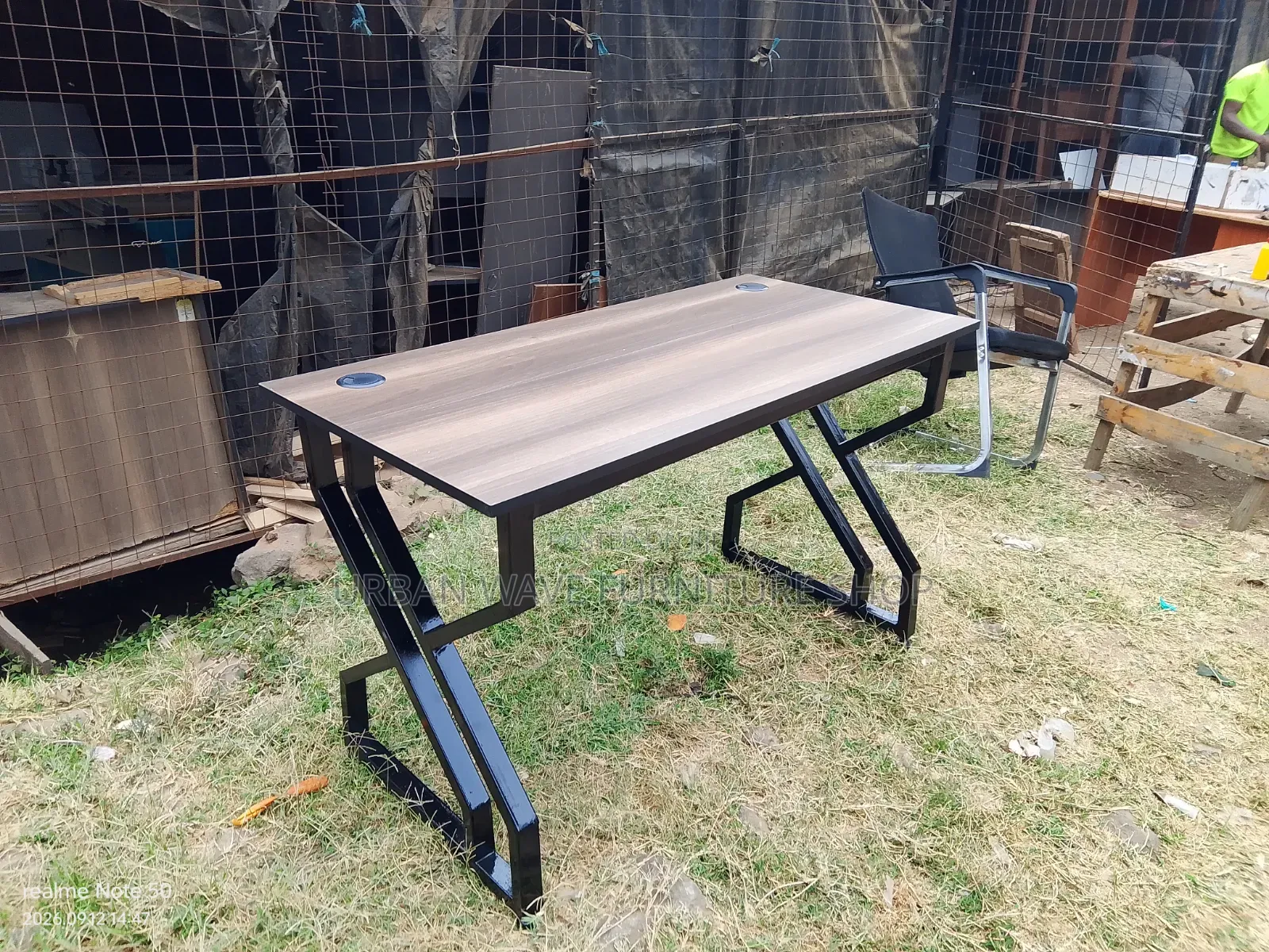 Generic Study Desk