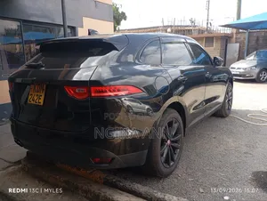 Jaguar F-Pace 2017 Black
