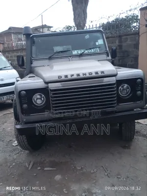 Land Rover Defender 2004 Gray