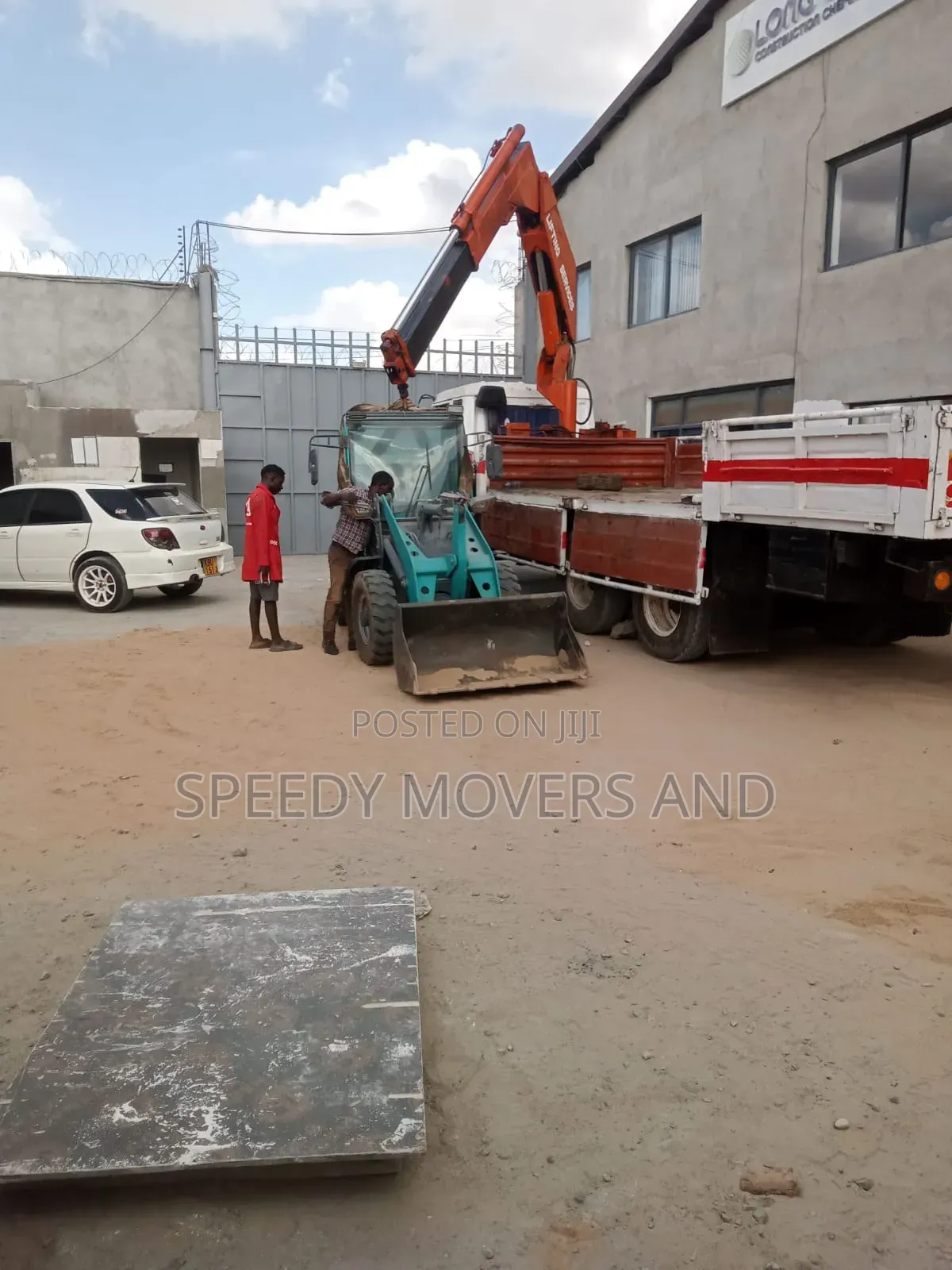 Mguu Kumi Truck With Crane at Hand for Jobs