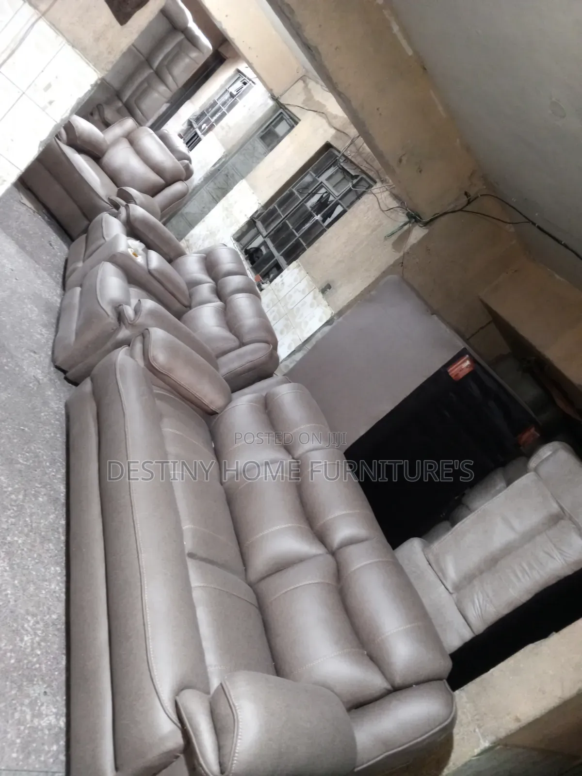 Semi Recliner Seven Seater