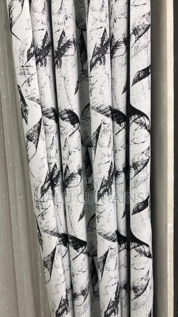 Black White Abstract Leaf Curtain - thumbnail 3
