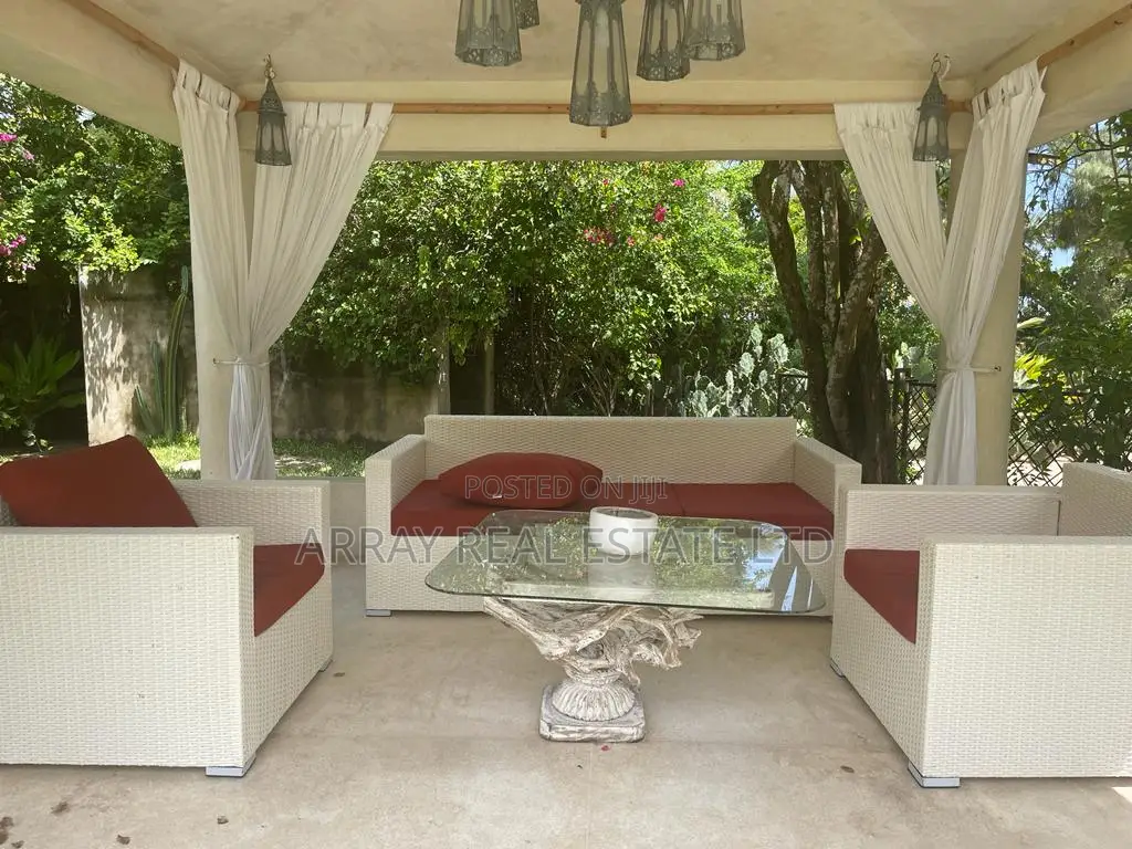 Furnished 5bdrm Villa in Diani for sale