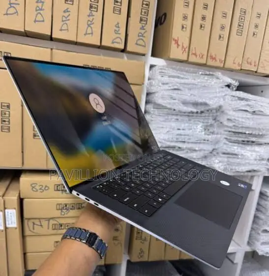 Laptop Dell Precision 5560 16GB Intel Core i9 SSD 512GB