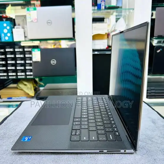 Laptop Dell Precision 5560 16GB Intel Core i9 SSD 512GB