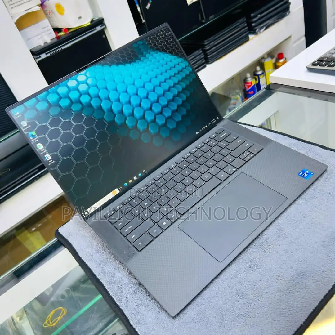 Laptop Dell Precision 5560 16GB Intel Core i9 SSD 512GB