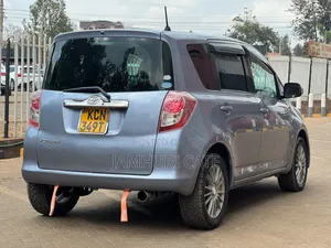 Toyota Ractis 2010 Gray