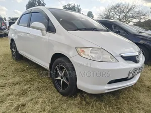 Honda Fit Aria 2005 White