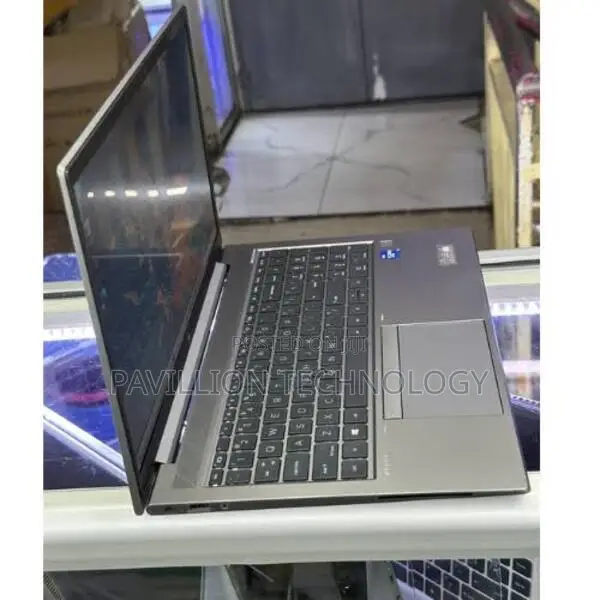 Laptop HP ZBook Firefly G8 16GB Intel Core i7 SSD 512GB