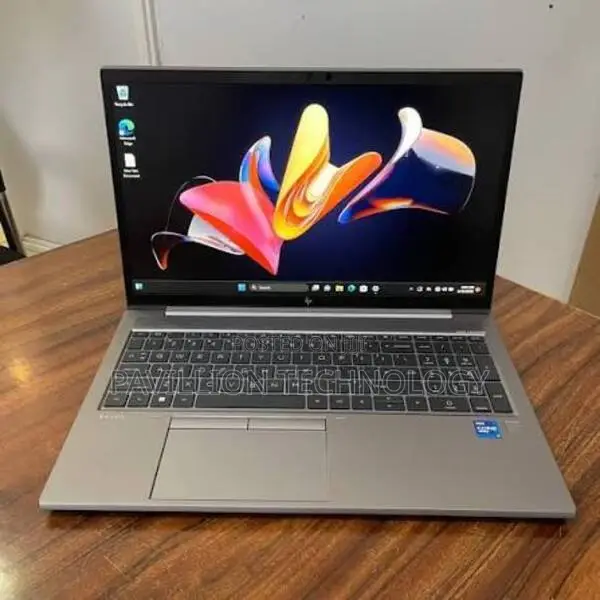 Laptop HP ZBook Firefly G8 16GB Intel Core i7 SSD 512GB