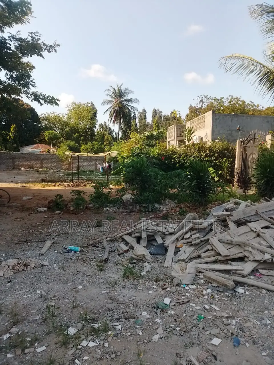100*100 Plot in Sunpark Malindi Going for 6m