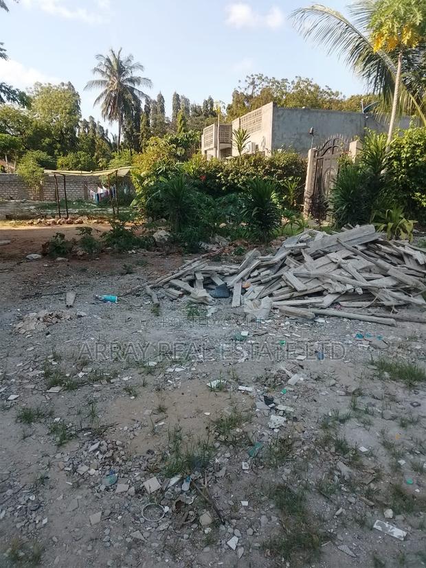100*100 Plot in Sunpark Malindi Going for 6m - thumbnail 8