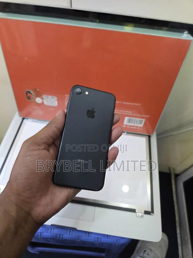 Apple iPhone 7 32 GB Black - thumbnail 7