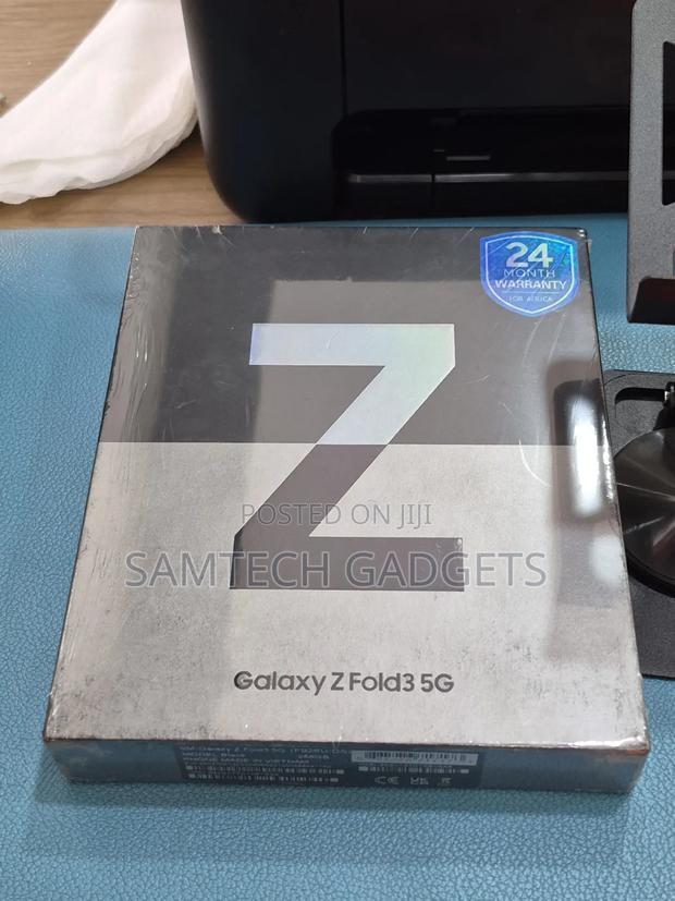 New Samsung Galaxy Z Fold3 5G 256 GB Black - thumbnail 2