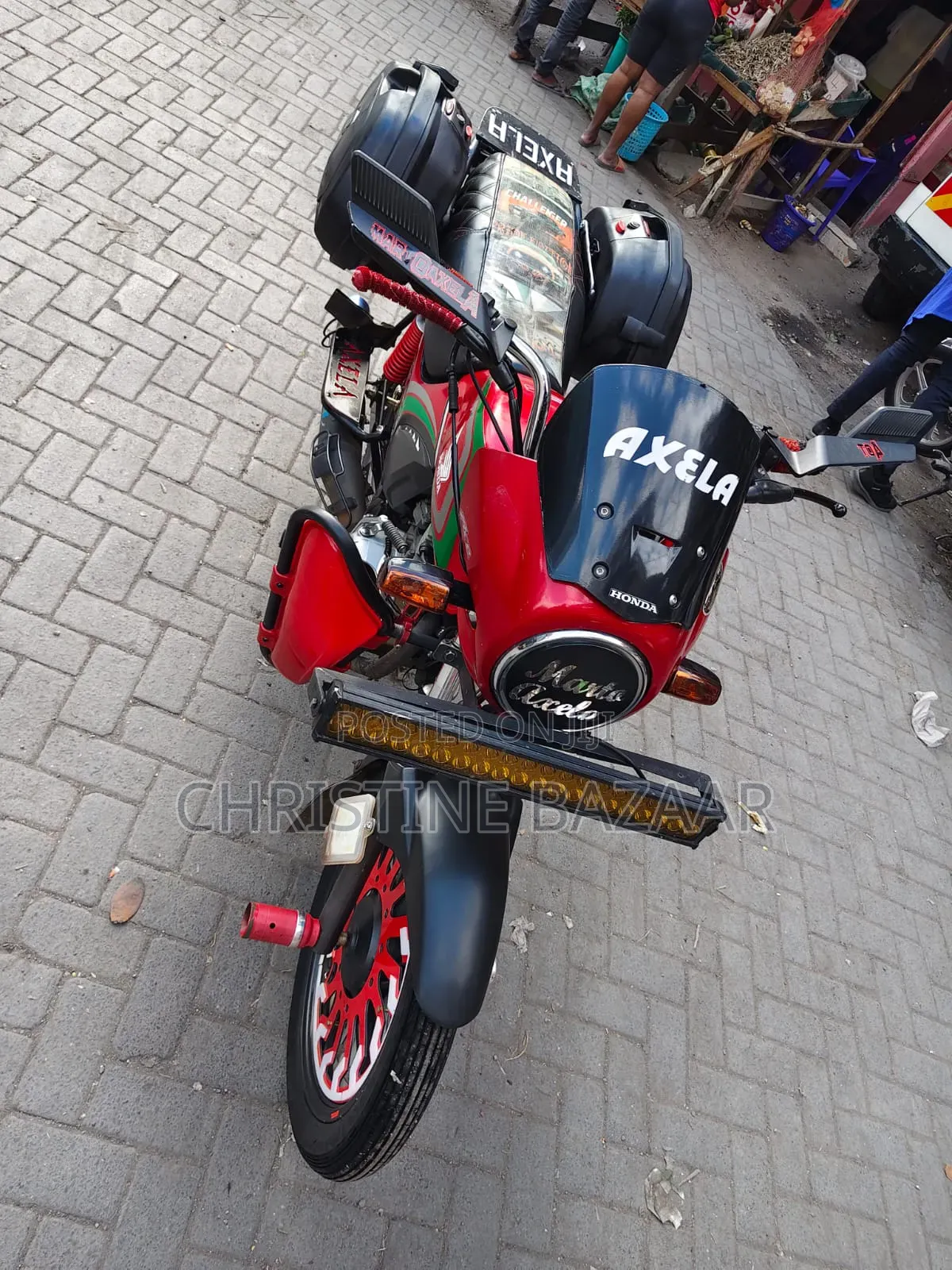 Honda CB 2025 Red