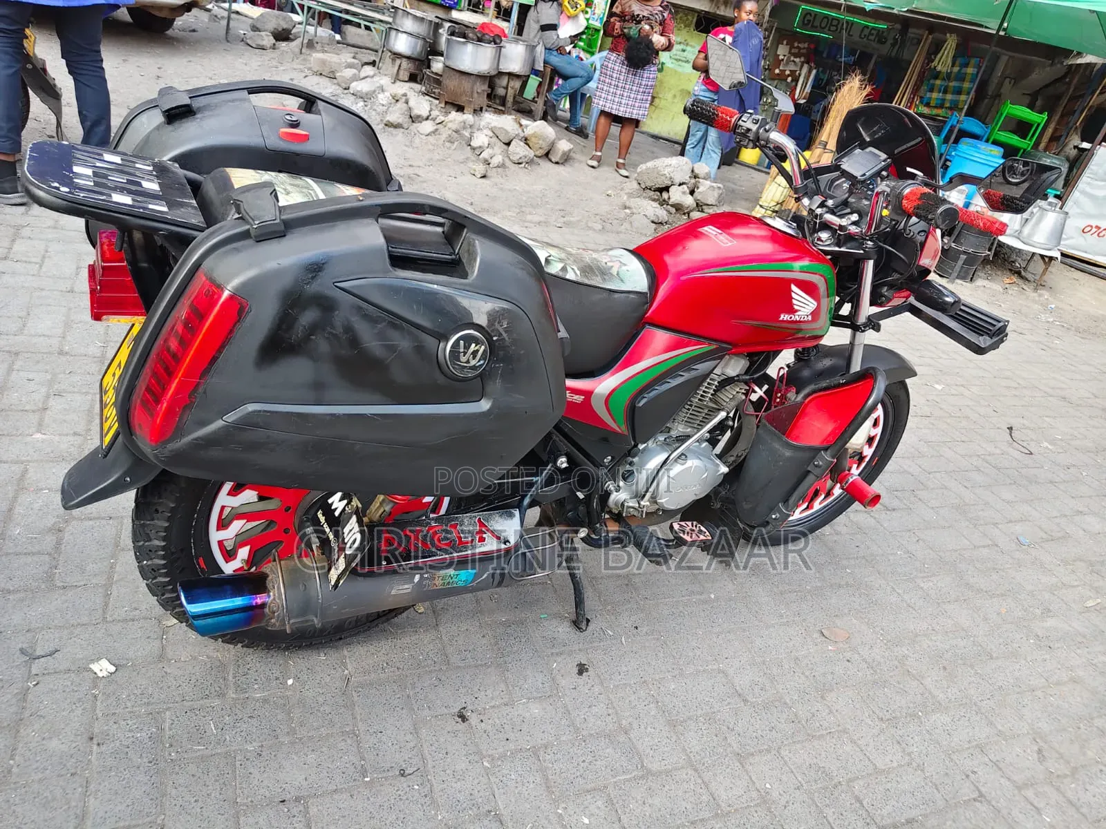 Honda CB 2025 Red