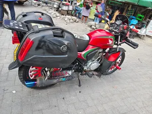 Honda CB 2025 Red