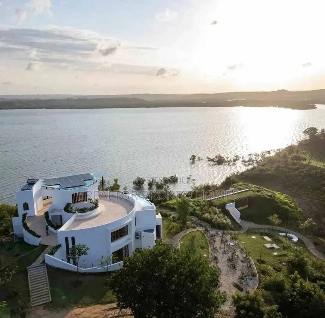Fully Furnished 3-Bedroom Waterfront Luxury Villa
