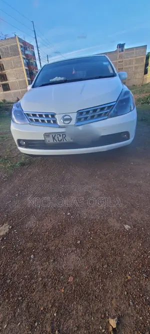 Nissan Tiida 2011 White
