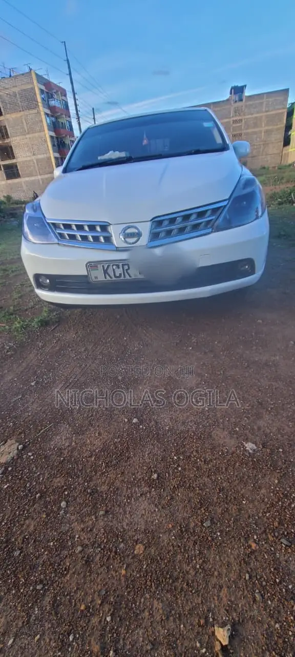 Nissan Tiida 2011 White