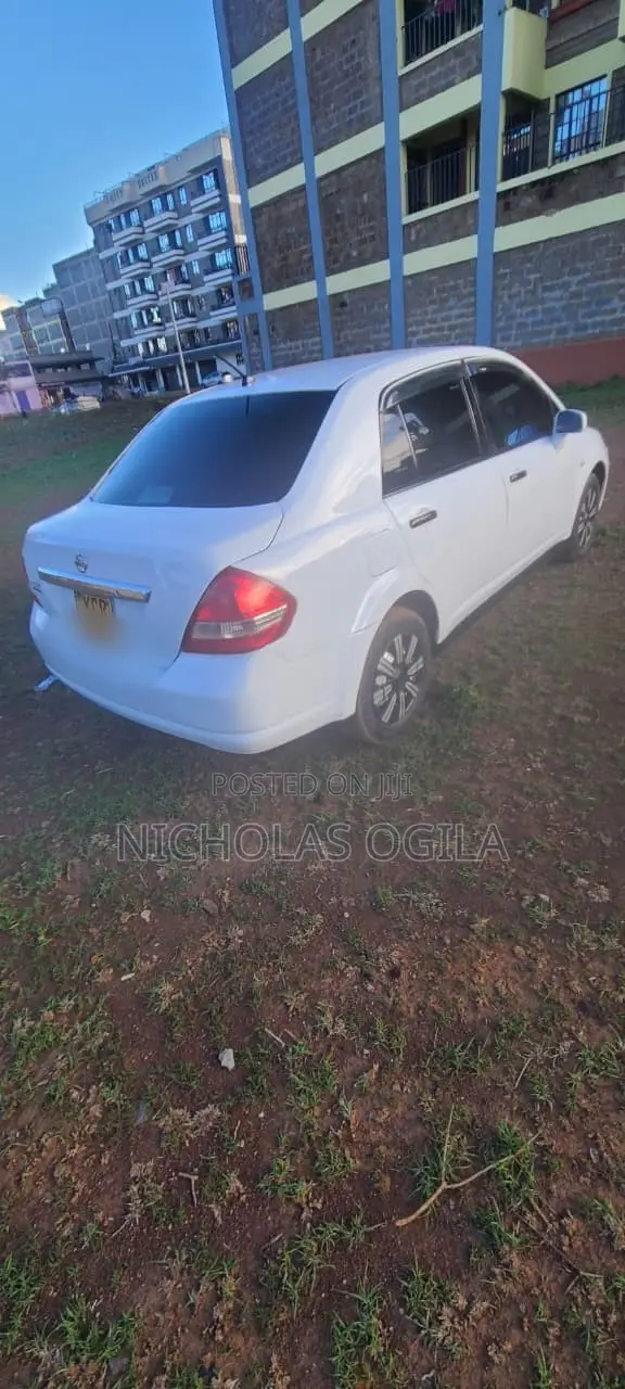 Nissan Tiida 2011 White