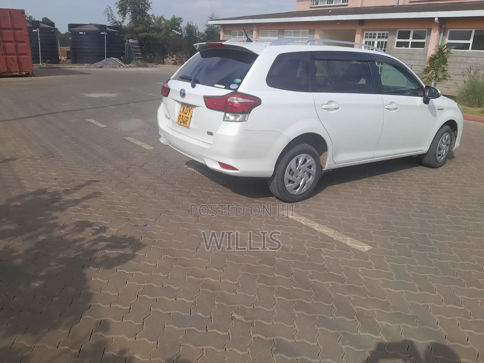 Toyota Corolla Fielder 1.5 Hybrid FWD 2019 Pearl