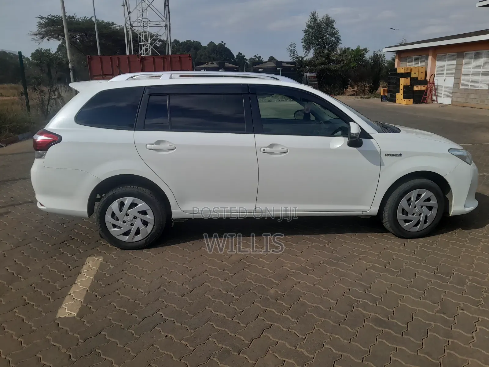 Toyota Corolla Fielder 1.5 Hybrid FWD 2019 Pearl