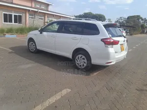 Toyota Corolla Fielder 1.5 Hybrid FWD 2019 Pearl