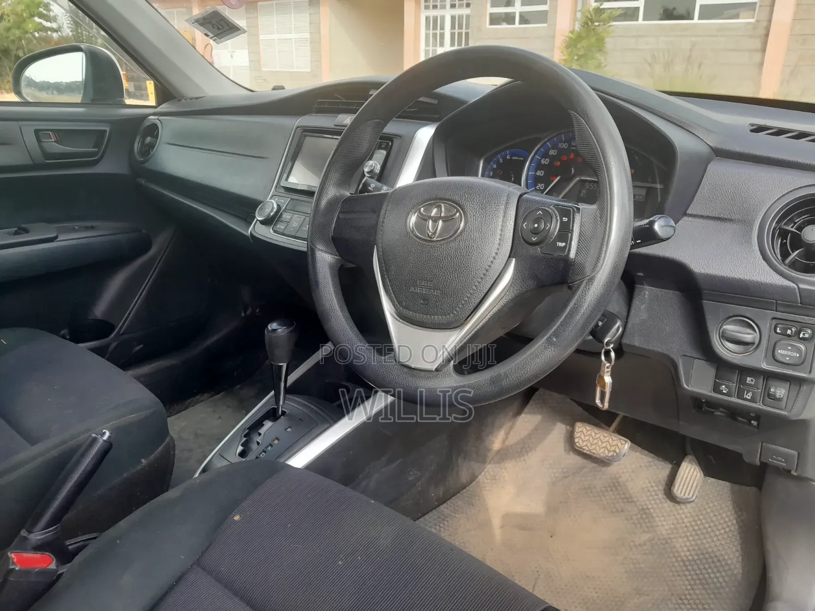 Toyota Corolla Fielder 1.5 Hybrid FWD 2019 Pearl