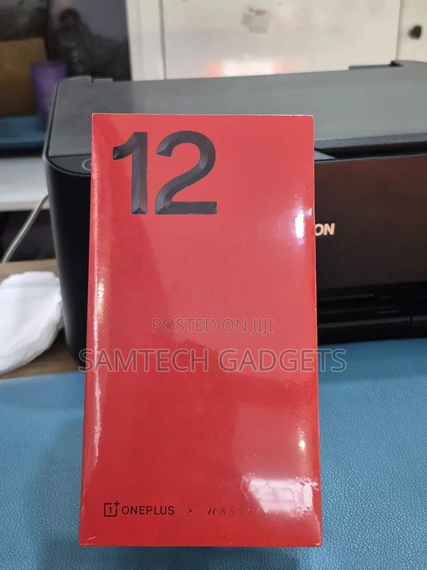 New OnePlus 12 1 TB White - main view