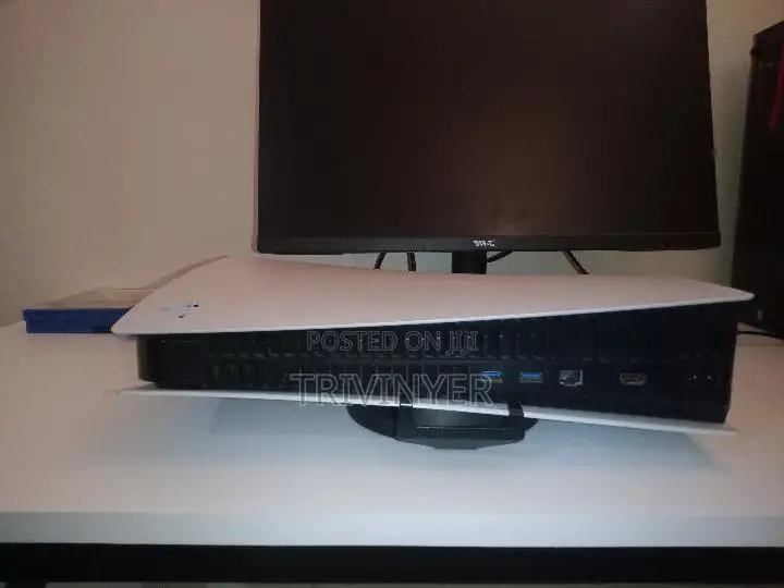 PS5 + 2 Controllers + MK11 + FIFA 22 — KSh 80,000