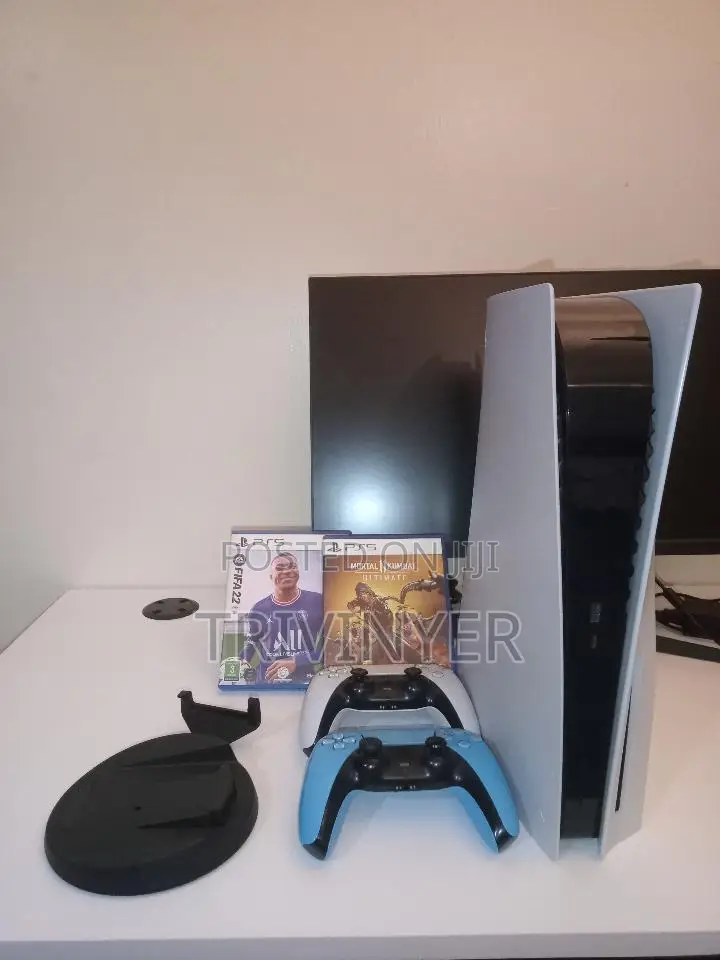 PS5 + 2 Controllers + MK11 + FIFA 22 — KSh 80,000