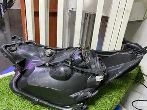 Headlight Toyota Ractis 2012