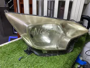Headlight Toyota Ractis 2012