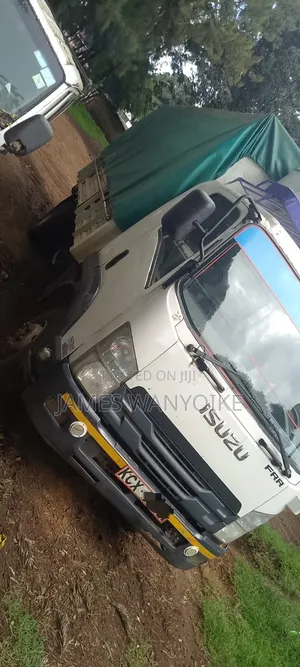 KCX Isuzu FRR Slay Queen