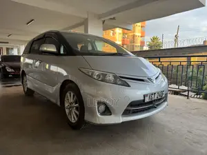 Toyota Estima 2011 Silver