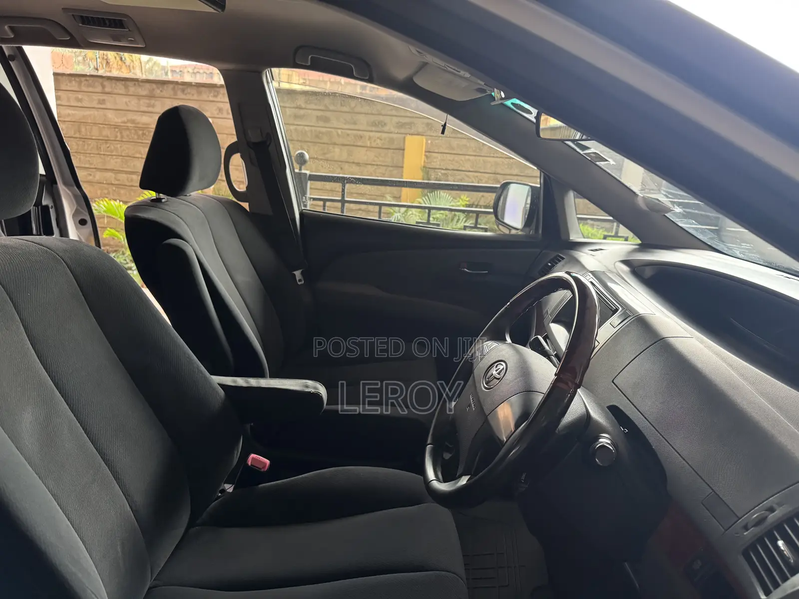 Toyota Estima 2011 Silver