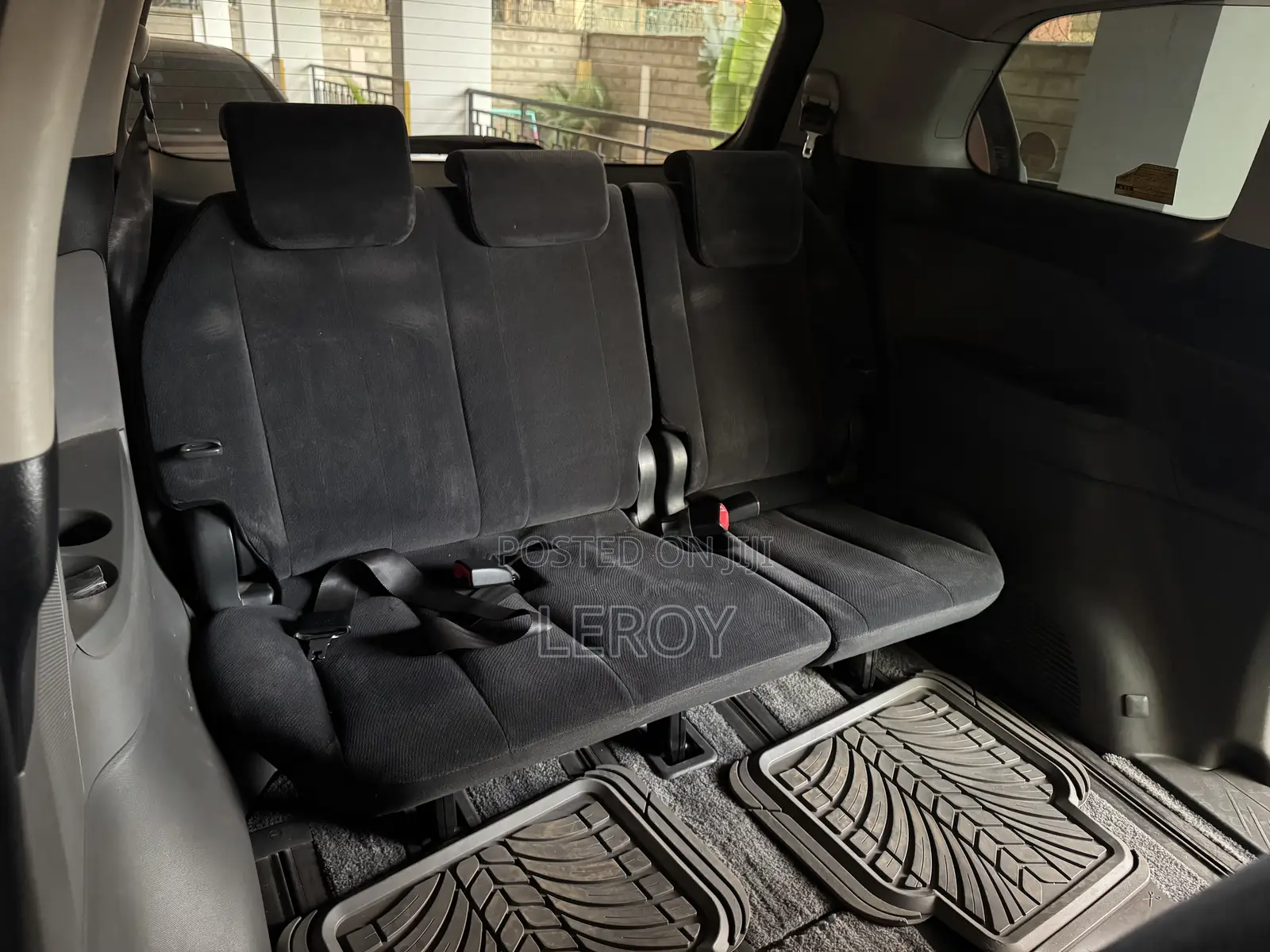 Toyota Estima 2011 Silver