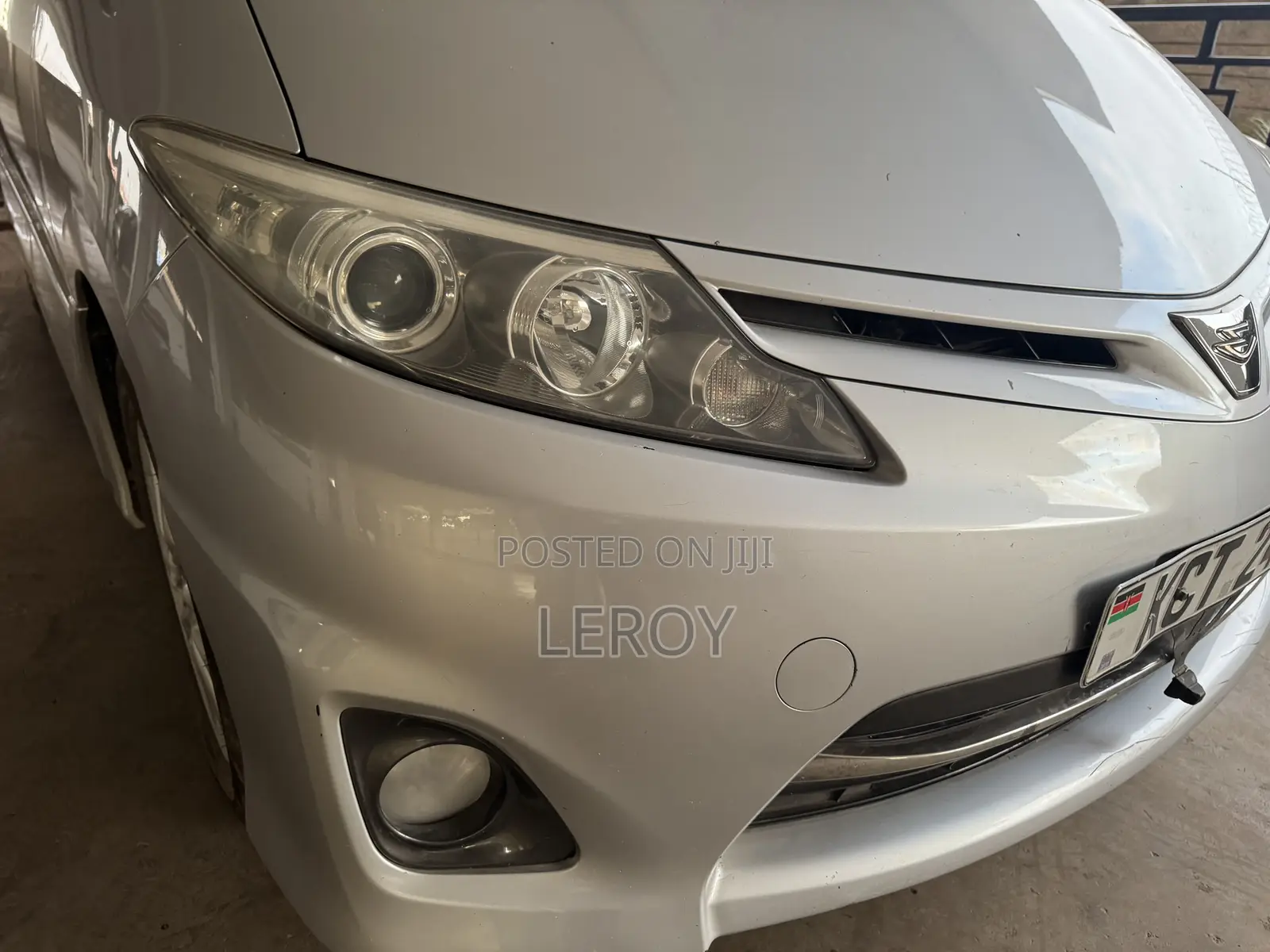 Toyota Estima 2011 Silver