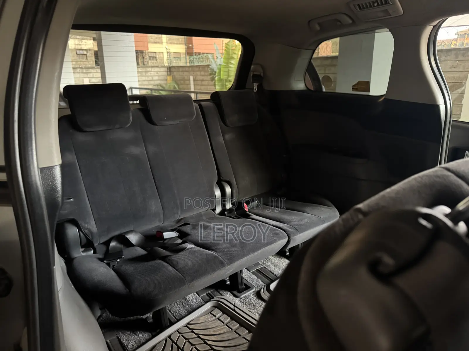 Toyota Estima 2011 Silver